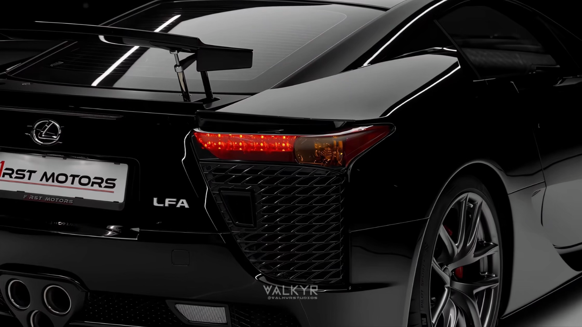 Traseira de Lexus LFA preto em enquadramento cinematográfico